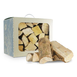 Brændeboks med nåletræ